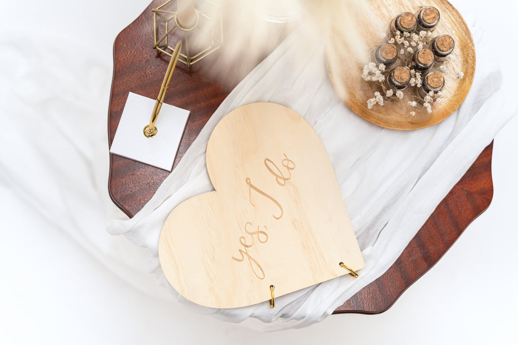 Gästebuch aus Holz "Yes, I do" | Herzform 26,5×25cm